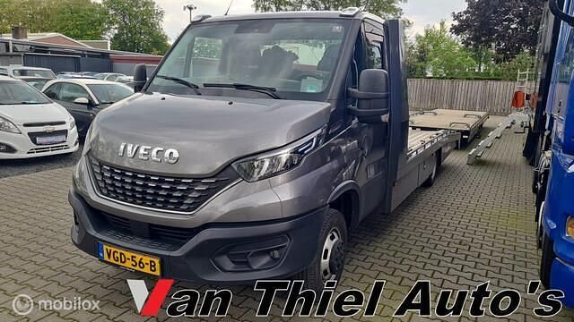 Grijs Gebruikt 2020 Iveco Daily Van | € 42.500 - Afbeelding 1/4
