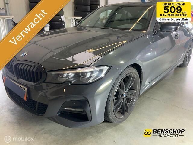 Grijs Gebruikt 2020 BMW 320 M Sport Sedan | € 31.740 (Iets duurder) - Afbeelding 1/4