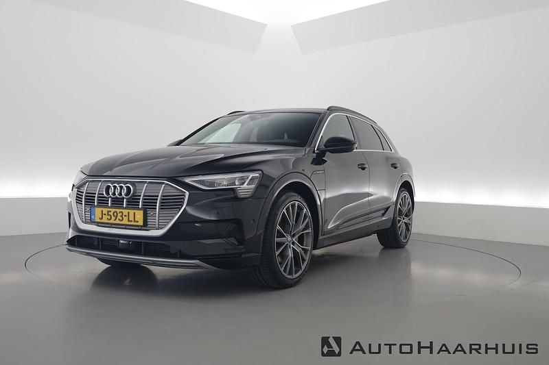 Zwart Gebruikt 2018 Audi e-tron Advanced Plus SUV | € 29.900 (Eerlijke prijs) - Afbeelding 1/4