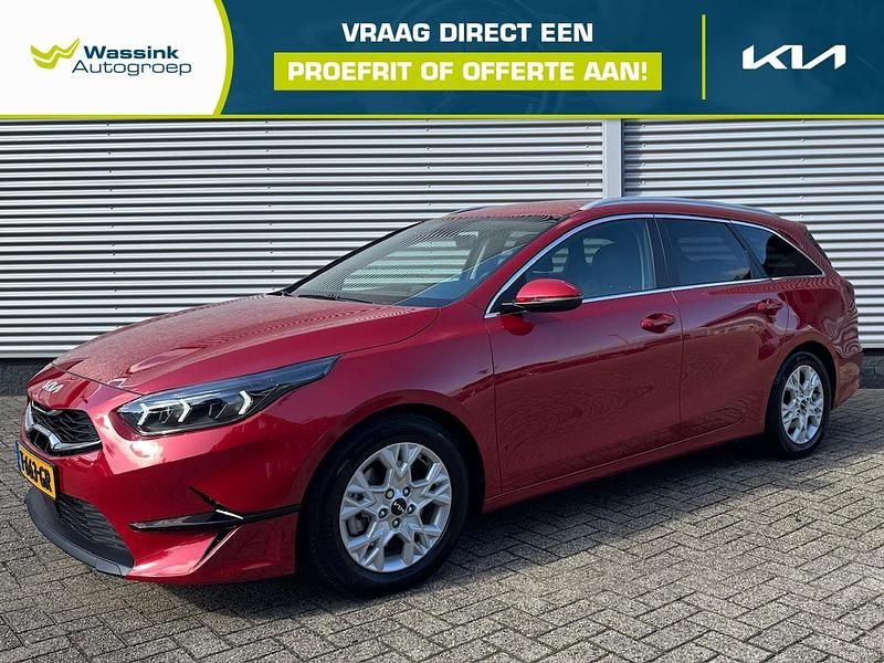 Rood Gebruikt 2023 Kia Ceed Sportswagon Stationwagen | € 26.440 (Duur) - Afbeelding 1/4