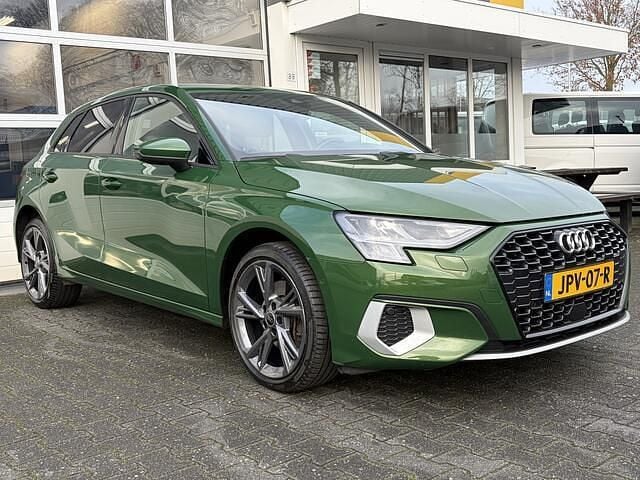 Groen Occasion 2022 Audi A3 Sportback Advanced Hatchback | € 26.950 (Super prijs) - Afbeelding 1/4