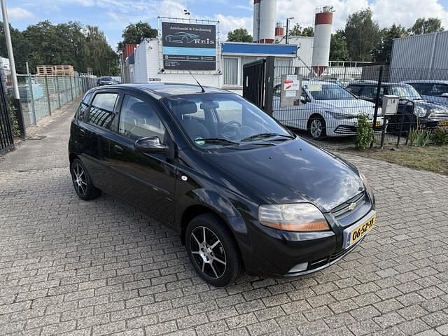 Zwart Gebruikt 2006 Chevrolet Kalos Hatchback | € 1.990 (Eerlijke prijs) - Afbeelding 1/4