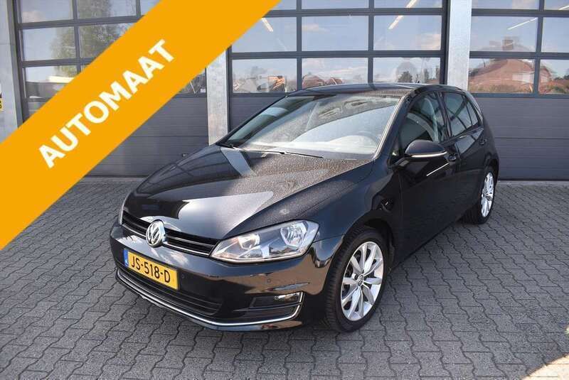 Zwart Gebruikt 2016 VW Golf VII Highline Hatchback | € 18.835 (Eerlijke prijs) - Afbeelding 1/4