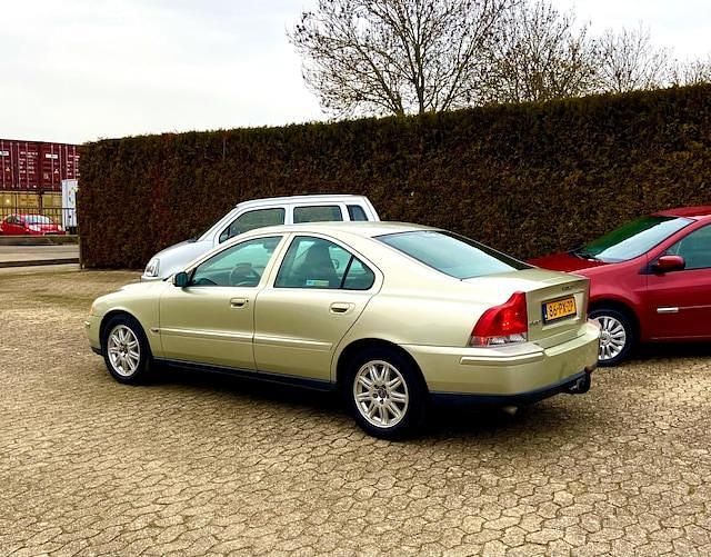 Occasion Volvo S60 140 PK (102 kW) 2005 Beige Sedan