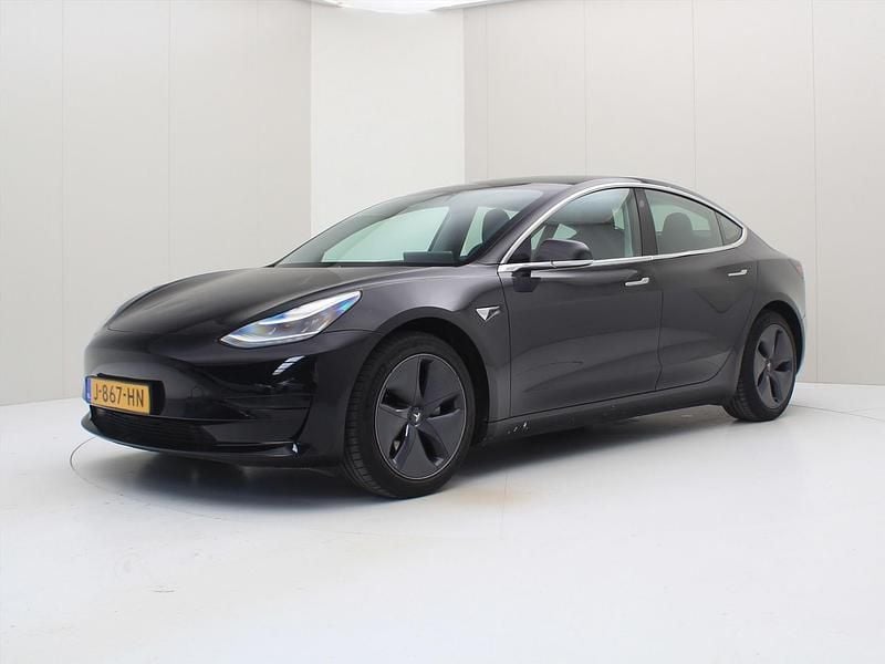 Zwart Gebruikt 2020 Tesla Model 3 Standard Range Sedan | € 18.900 (Goede deal) - Afbeelding 1/4