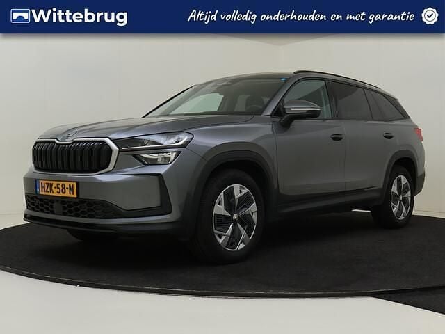 Grijs Gebruikt 2024 Skoda Kodiaq Business Line SUV | € 44.925 (Eerlijke prijs) - Afbeelding 1/4