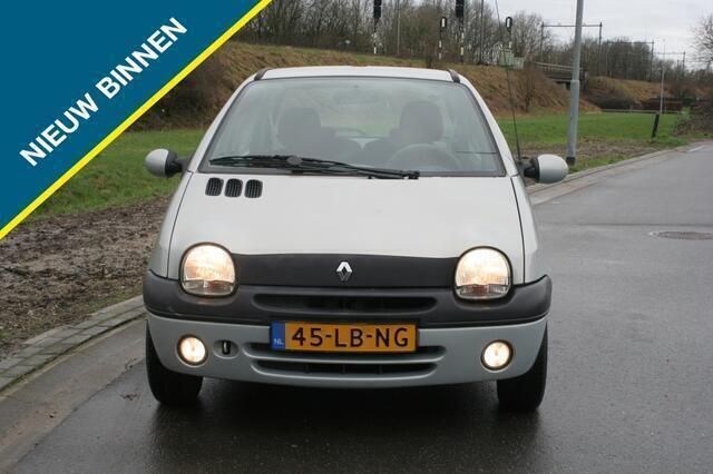 Grijs Gebruikt 2002 Renault Twingo Dynamique Hatchback | € 1.399 (Eerlijke prijs) - Afbeelding 1/4