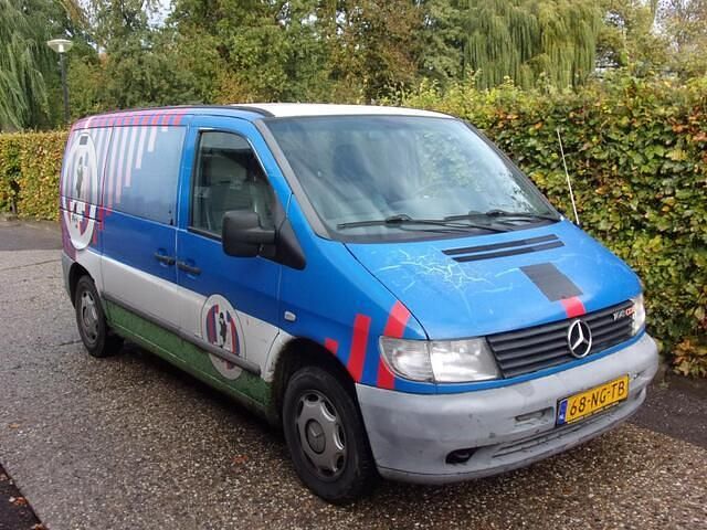 Wit Gebruikt 2003 Mercedes Vito MPV | € 1.500 - Afbeelding 1/4