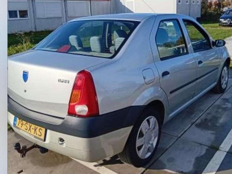 Gebruikt 2006 Dacia Logan Lauréate Sedan | € 1.365 - Afbeelding 1/4