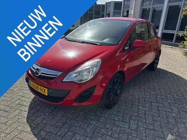 Rood Gebruikt 2013 Opel Corsa Selection Hatchback | € 4.500 (Eerlijke prijs) - Afbeelding 1/4
