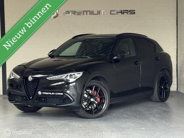 Zwart Gebruikt 2017 Alfa Romeo Stelvio SUV | € 28.950 (Duur) - Afbeelding 1/4