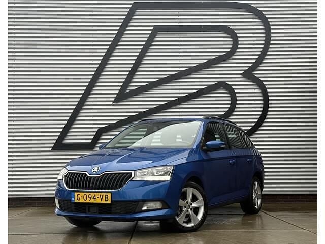 Blauw (metallic) Occasion 2019 Skoda Fabia Business Line Stationwagen | € 12.449 (Goede deal) - Afbeelding 1/4