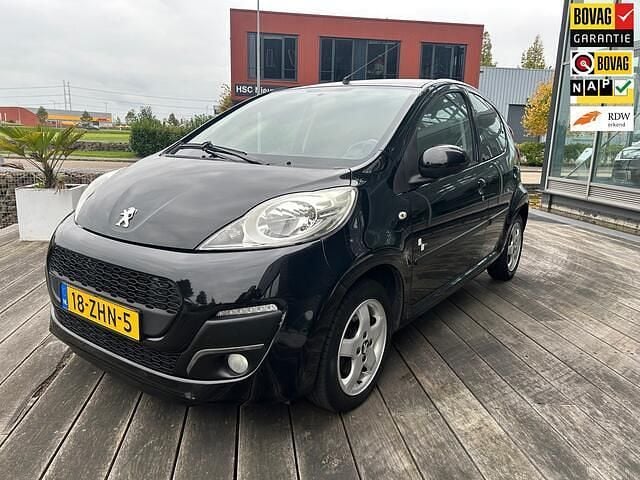 Zwart Gebruikt 2012 Peugeot 107 Hatchback | € 4.350 (Eerlijke prijs) - Afbeelding 1/4