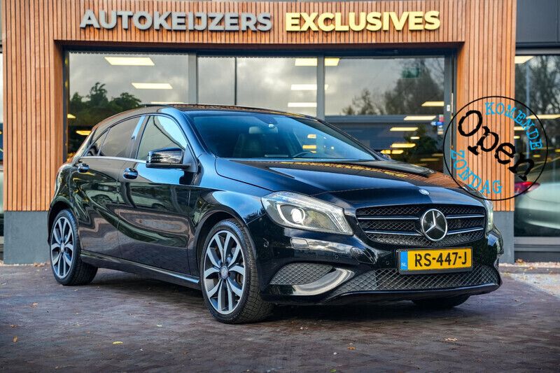 Zwart Gebruikt 2018 Mercedes A180 Prestige Hatchback | € 14.900 (Goede deal) - Afbeelding 1/4