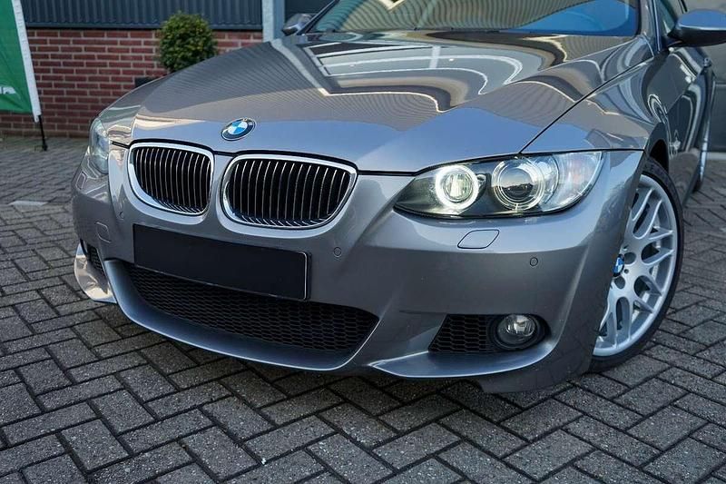 Occasion BMW 330 306 PK (225 kW) 2006 Grijs Coupé