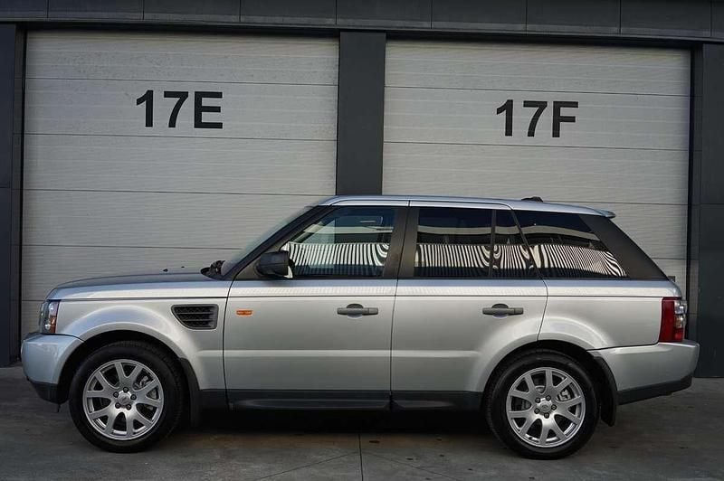 Grijs, metallic lak Gebruikt 2005 Land Rover Range Rover Sport HSE SUV | € 18.500 (Eerlijke prijs) - Afbeelding 1/4