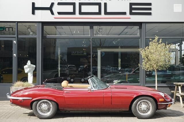Rood Occasion 1974 Jaguar E-Type S Cabriolet | € 95.980 - Afbeelding 1/4