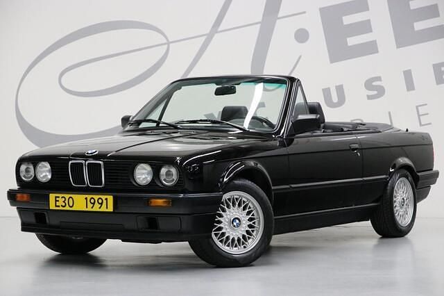 Zwart Gebruikt 1991 BMW 318 Cabriolet | € 19.950 - Afbeelding 1/4