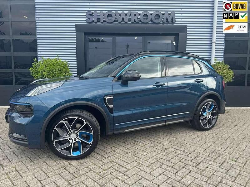 Blauw, metallic lak Gebruikt 2022 Lynk & Co 01 SUV | € 25.700 (Goede deal) - Afbeelding 1/4