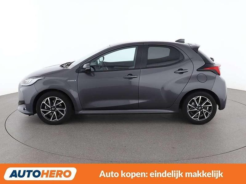 Occasion Toyota Yaris Hybrid Design 116 PK (85 kW) 2021 Grijs Hatchback