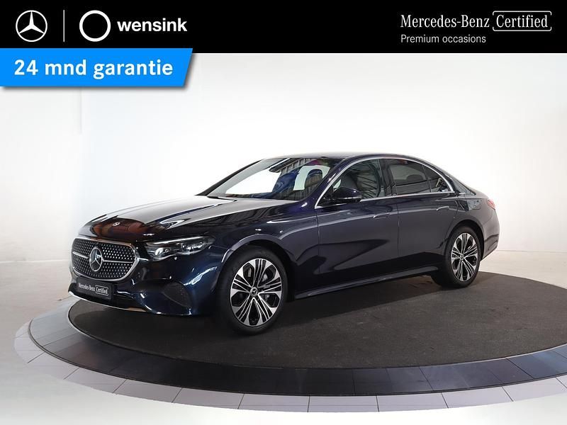 Blauw Gebruikt 2024 Mercedes E300 Luxury Sedan | € 59.850 (Eerlijke prijs) - Afbeelding 1/4