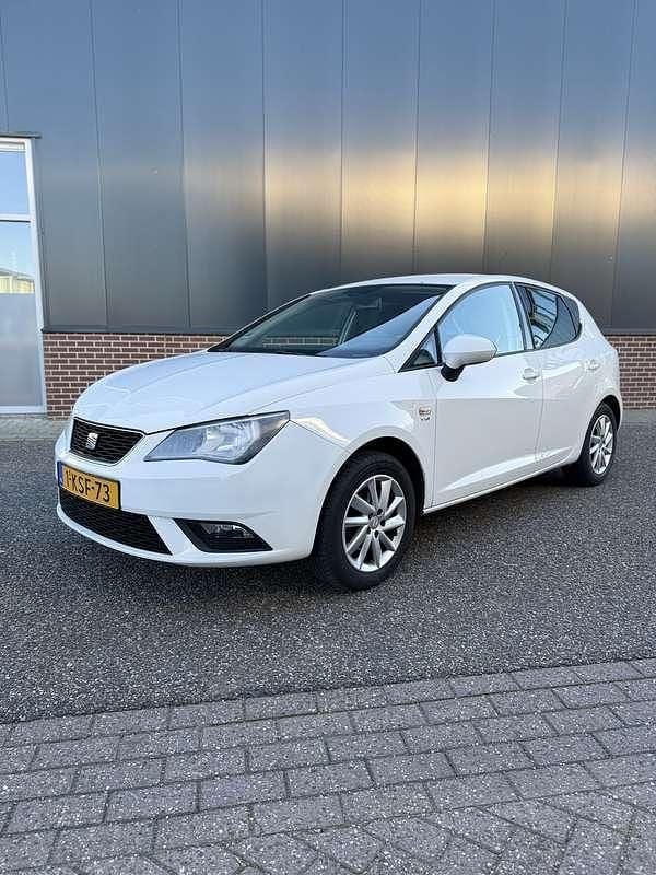Wit Occasion 2013 Seat Ibiza Style MPV | € 3.750 (Goede deal) - Afbeelding 1/4