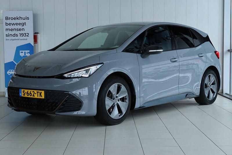 Grijs Occasion 2023 Cupra Born Hatchback | € 21.900 (Eerlijke prijs) - Afbeelding 1/4