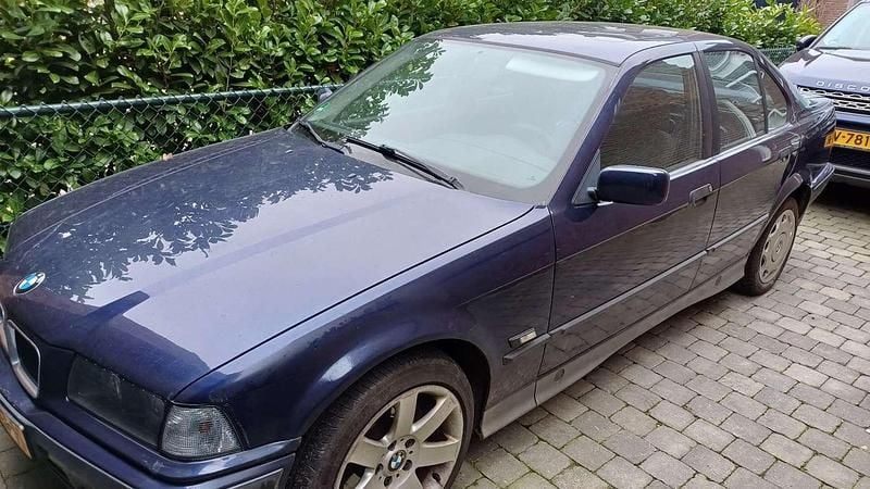 Blauw Gebruikt 1996 BMW 316 Sedan | € 1.650 - Afbeelding 1/4