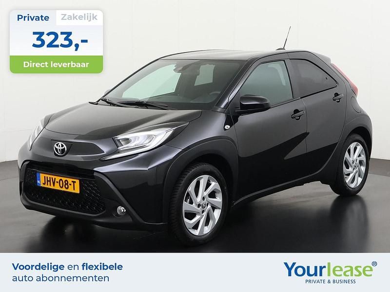 Zwart Gebruikt 2024 Toyota Aygo X Play SUV | € 18.694 - Afbeelding 1/4