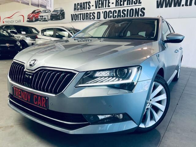 Grijs Gebruikt 2019 Skoda Superb Style Stationwagen | € 19.900 (Goede deal) - Afbeelding 1/4