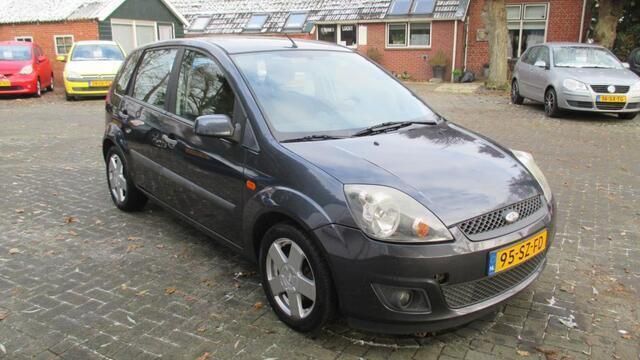 Occasion Ford Fiesta Futura 69 PK (50 kW) 2006 Grijs Hatchback