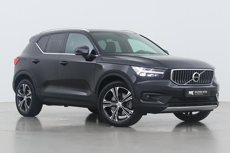 Zwart Gebruikt 2022 Volvo XC40 Inscription SUV | € 34.800 (Super prijs) - Afbeelding 1/1