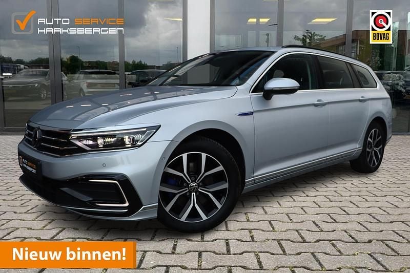 Grijs Gebruikt 2022 VW Passat Business Stationwagen | € 22.900 (Eerlijke prijs) - Afbeelding 1/4