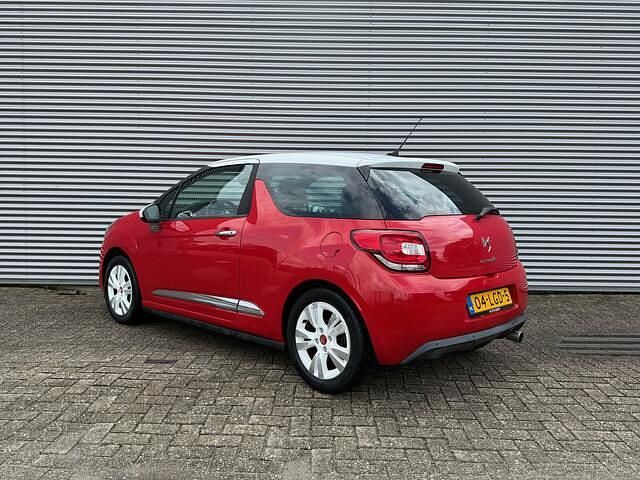 Rood Gebruikt 2010 Citroën DS3 Chic Hatchback | € 2.499 (Eerlijke prijs) - Afbeelding 1/3