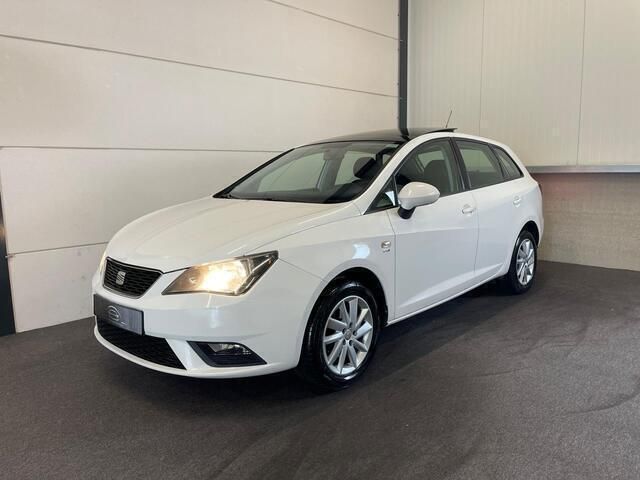 Wit Occasion 2012 Seat Ibiza ST Style Stationwagen | € 5.950 (Duur) - Afbeelding 1/4