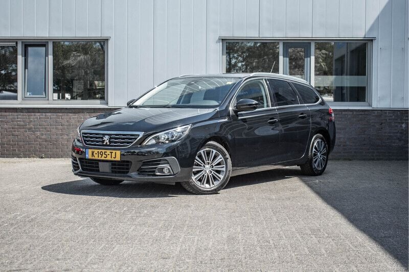 Zwart Gebruikt 2021 Peugeot 308 Allure Stationwagen | € 12.450 (Eerlijke prijs) - Afbeelding 1/4