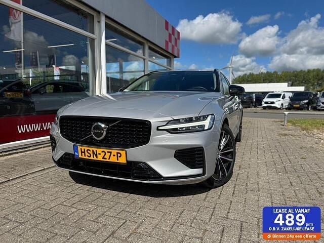 Grijs Gebruikt 2022 Volvo V60 Plus Stationwagen | € 35.699 (Goede deal) - Afbeelding 1/4