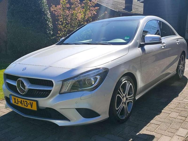 Zilver Gebruikt 2015 Mercedes CLA200 OrangeArt Edition Sedan | € 16.500 (Super prijs) - Afbeelding 1/4