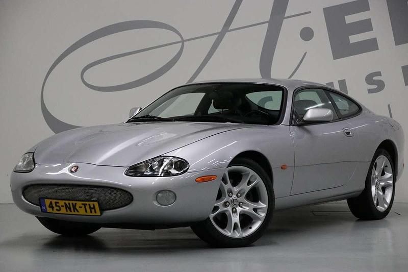 Grijs Gebruikt 2001 Jaguar XKR Coupé | € 14.950 (Super prijs) - Afbeelding 1/4