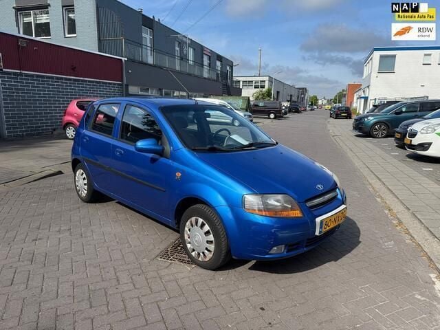 Blauw Gebruikt 2004 Chevrolet Kalos Hatchback | € 2.450 (Eerlijke prijs) - Afbeelding 1/4