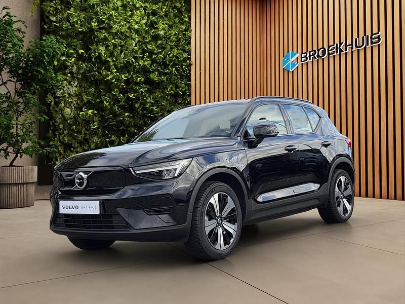 Zwart Gebruikt 2022 Volvo XC40 Core SUV | € 29.900 - Afbeelding 1/4