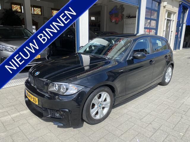 Zwart Gebruikt 2005 BMW 118 Hatchback | € 2.699 (Eerlijke prijs) - Afbeelding 1/4
