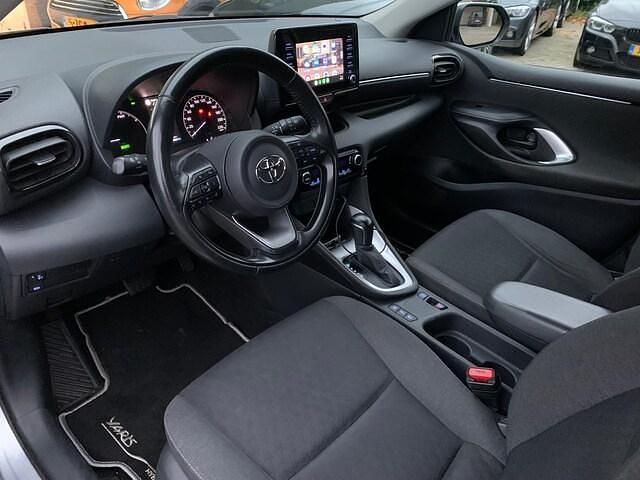 Occasion Toyota Yaris Hybrid Active 2022 Grijs (metallic) Hatchback