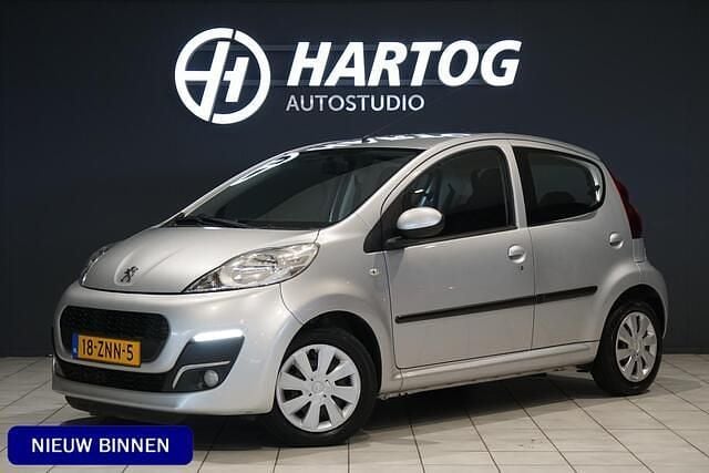 Grijs Gebruikt 2013 Peugeot 107 Hatchback | € 4.700 (Eerlijke prijs) - Afbeelding 1/4