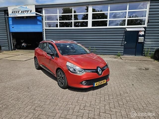 Rood Gebruikt 2013 Renault Clio GrandTour Dynamique Stationwagen | € 4.999 (Eerlijke prijs) - Afbeelding 1/4