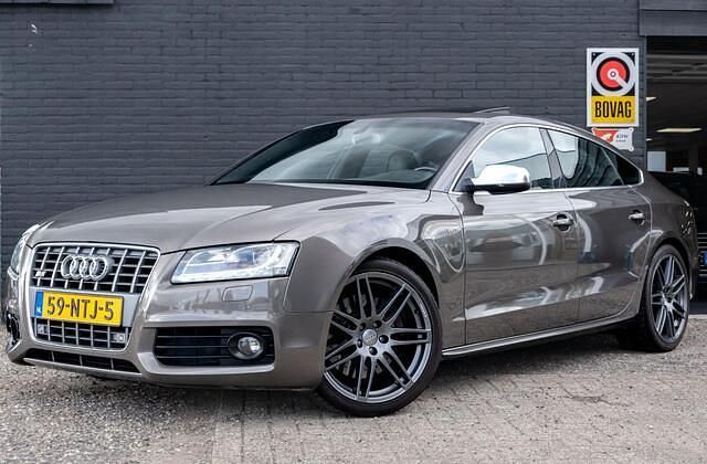 Grijs Gebruikt 2010 Audi A5 Sportback S-Line Hatchback | € 17.950 - Afbeelding 1/4