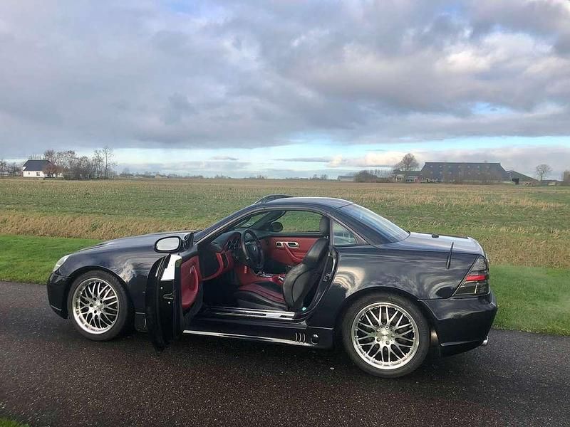 Zwart Gebruikt 2000 Mercedes SLK320 Cabriolet | € 9.000 - Afbeelding 1/4