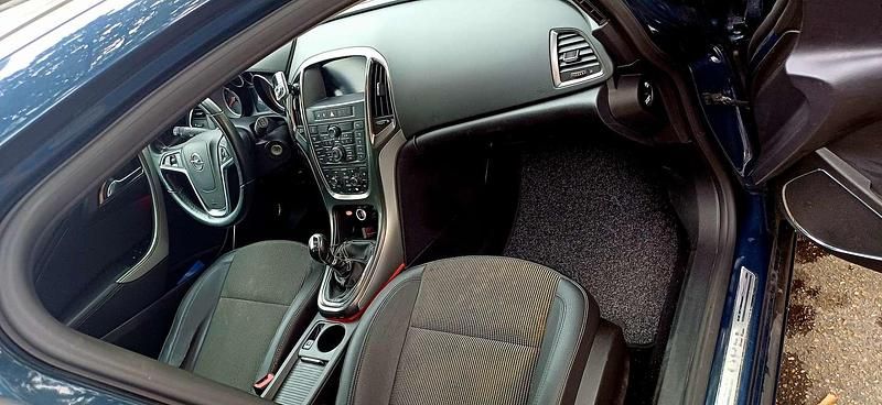 Occasion Opel Astra Cosmo 120 PK (88 kW) 2011 Blauw Stationwagen