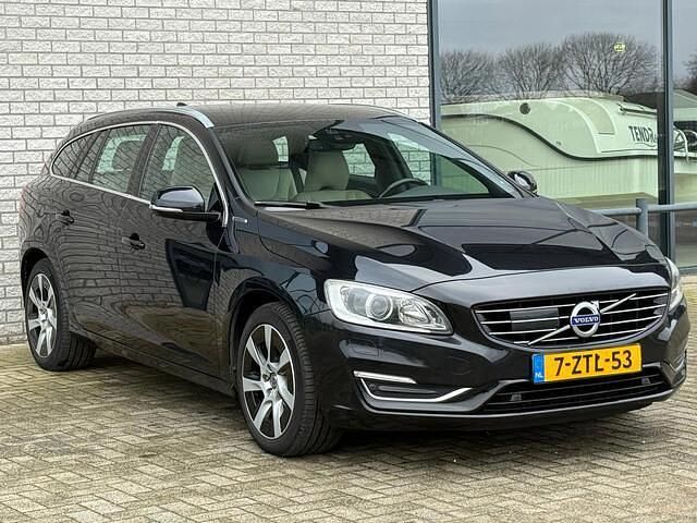 Occasion Volvo V60 215 PK (158 kW) 2015 Zwart (metallic) Stationwagen