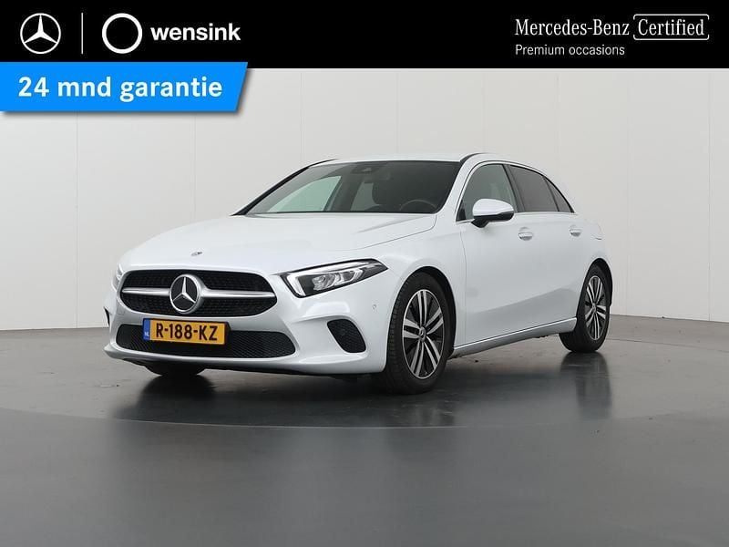 Wit Gebruikt 2022 Mercedes A180 Premium Hatchback | € 27.850 (Eerlijke prijs) - Afbeelding 1/4